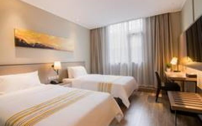 Home Inn Plus Beijing Chaoyangmen Metro Station