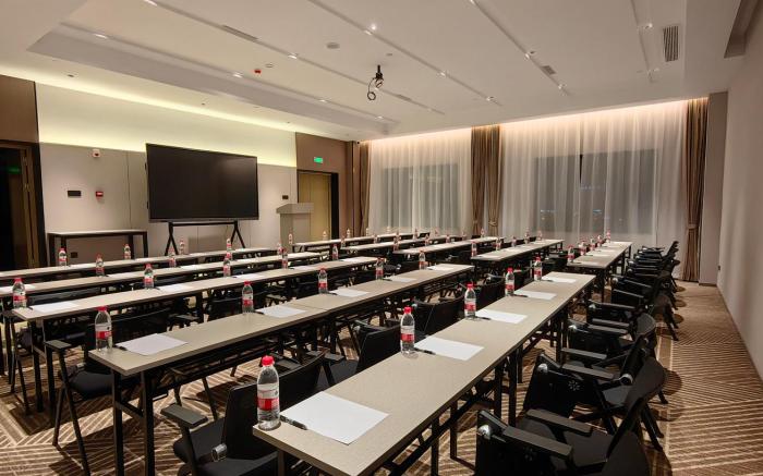 Home Inn Plus Chengdu Longquanyi Auto City Aviation Vocational College