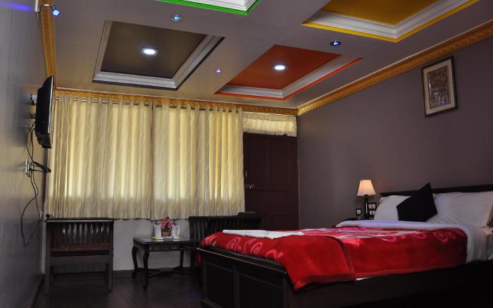 Hotel Grand Paradise Inn