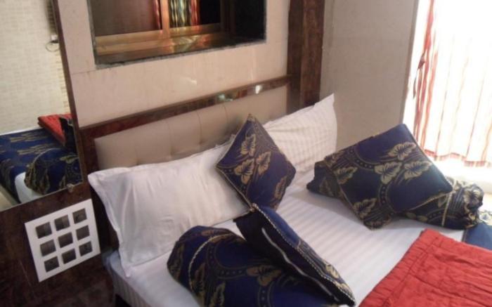 Hotel Paris Residency