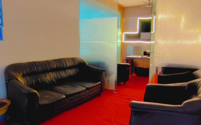 Luxury single Room in 2bhk