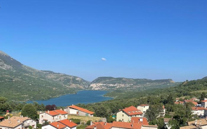 Casa con vista lago