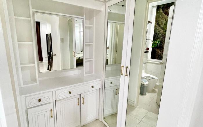 Prime Location, w/ Parking, Clean&Spacious
