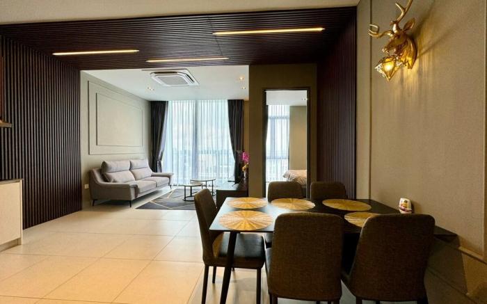 The Luxury Podium3R2B | 8pax @YPM103