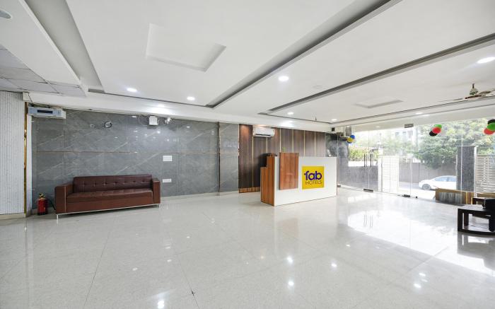 FabHotel Radiant Blu