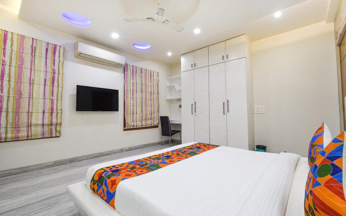 FabHotel De Alphabet II - Nr Ameerpet Metro Station