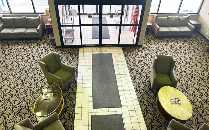 Blue Way Inn & Suites La Crosse