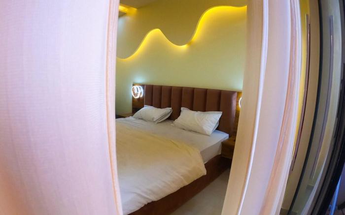 Comfort Stay In Omaxe Hazratganj