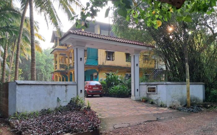 Mukund Sadan Guest House R-4