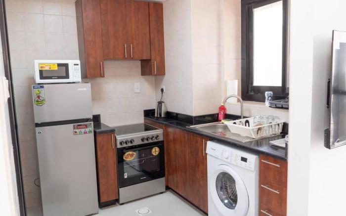 1BR near metro and tramp