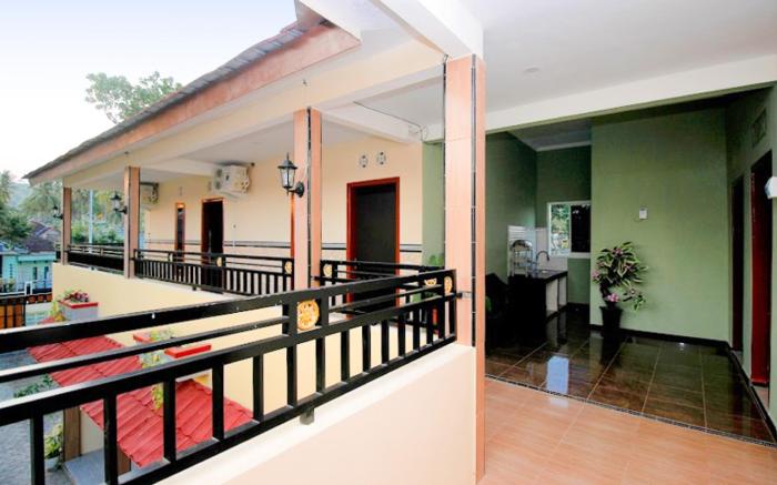 Urbanview Griya Lota Guest House Banyuwangi