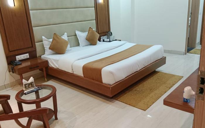 HOTEL THE ROYAL JEWEL