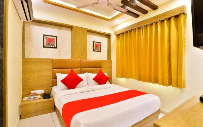 Goroomgo Silver Palace Ahemadabad