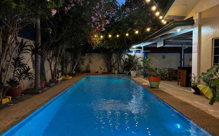 Holloway Hideaway