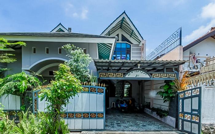 Vj Sweethome Syariah Near GOR Turida