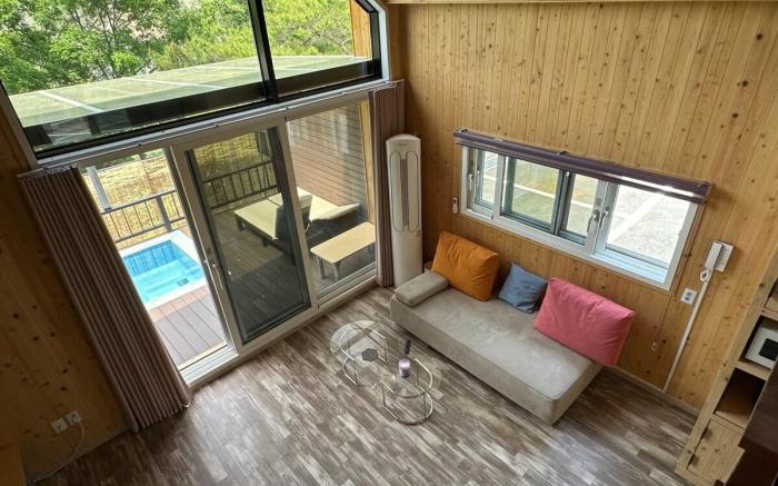 Gapyeong Pension Pool Villa Hue Valley (Tourist Farm)