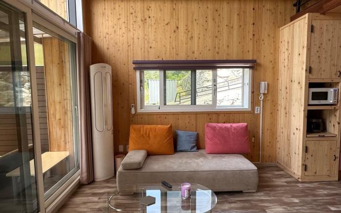 Gapyeong Pension Pool Villa Hue Valley (Tourist Farm)
