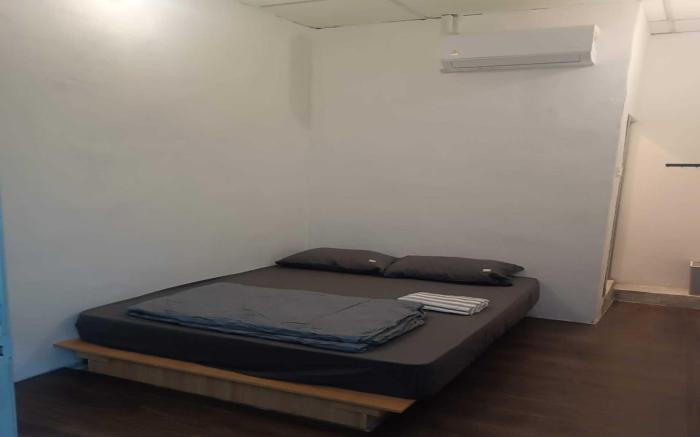 OYO 91085 J Stay Guesthouse