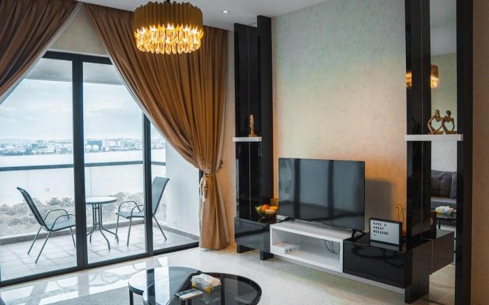 Epic Marina View 3BR Permas Bathtub & Seaview