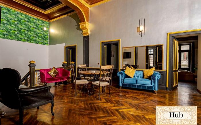 The Hub - 5 bedroom apartment