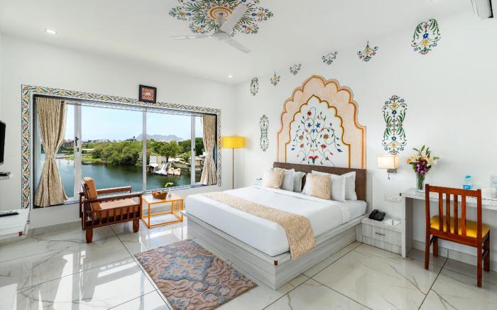 Hotel Jaydurg Asra Lake Heritage - A Lakeside Hotel 