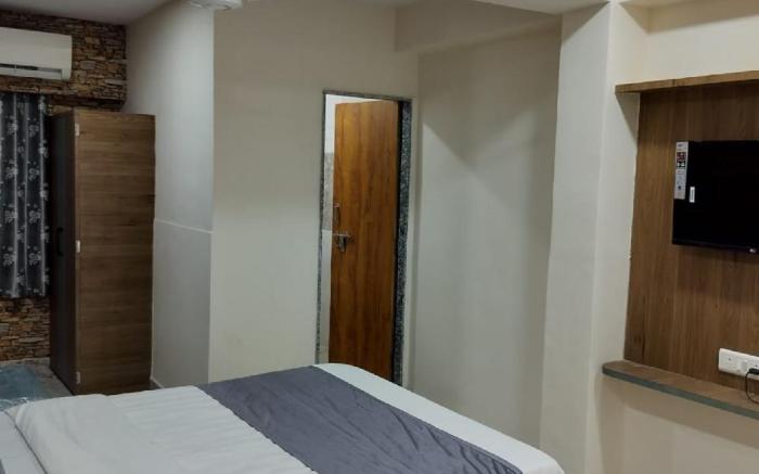 Goroomgo NR Nayan Residency Ahmedabad	