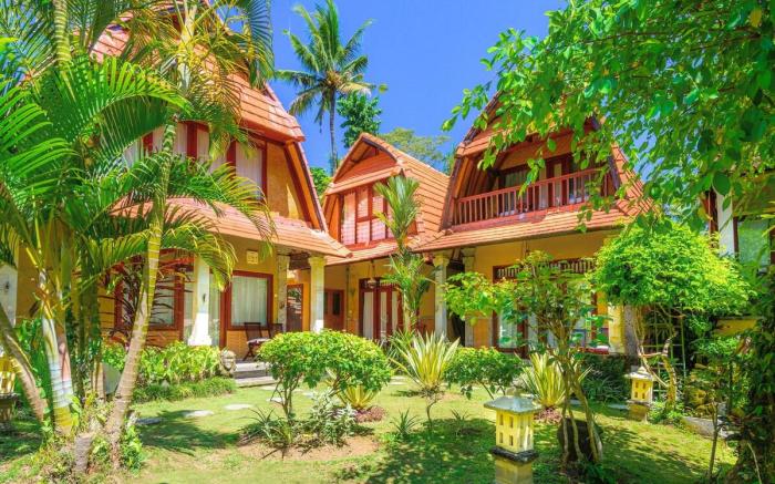 (One) BR Duplex House w/Stunning Garden & Pool