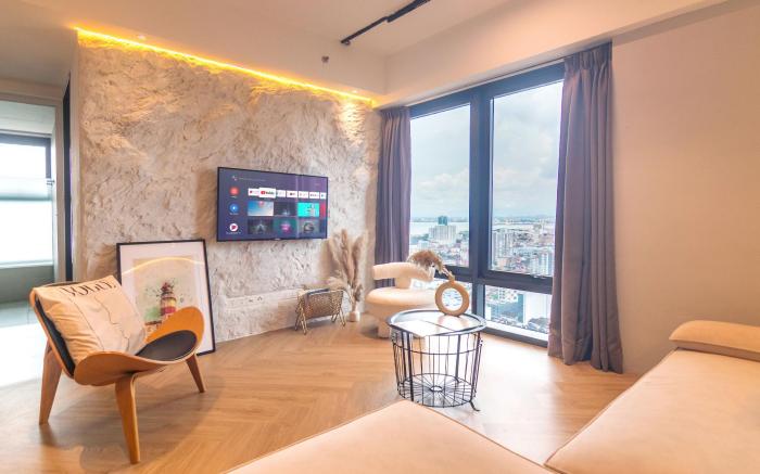 Stunning Sea View 3BR Condo, BLU by ALV Suites.