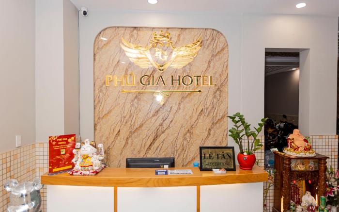 Phú Gia Hotel