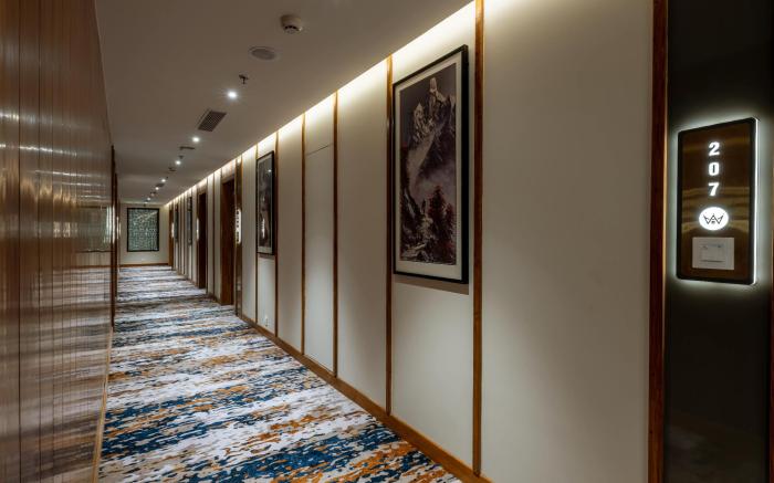CHARMWOOD HOTEL