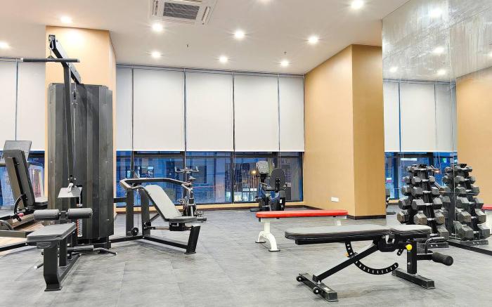 Sky Trees/Bukit Indah/Projector