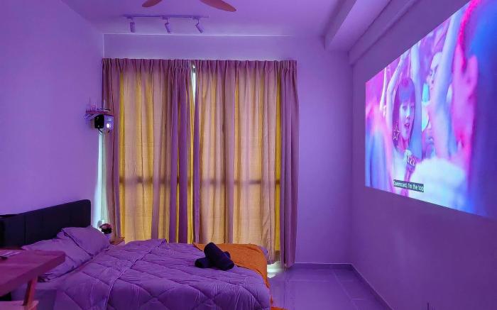 Sky Trees/Bukit Indah/Projector