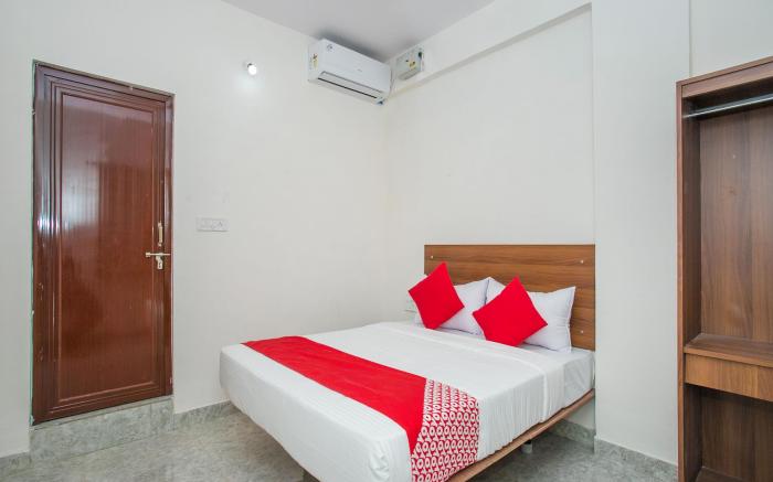 Hotel O Varcity Comforts Near Ragigudda Sri Prasanna Anjaneyaswamy Temple