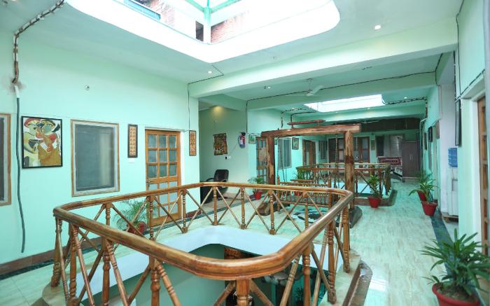 Super Collection-O Sara Grand Near Ram Manohar Lohia hospital