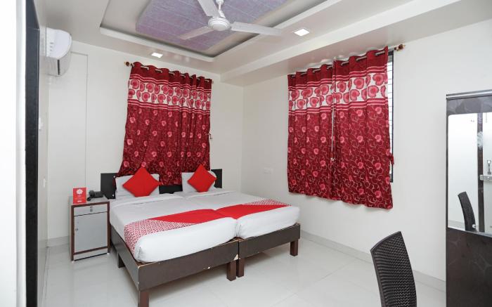 OYO Hotel Galaxy Apartments Near Pune Airport