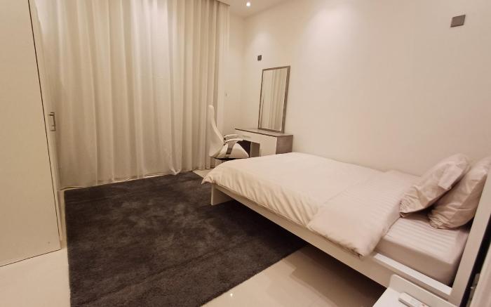 Penthouse in Almalqa near Blvd