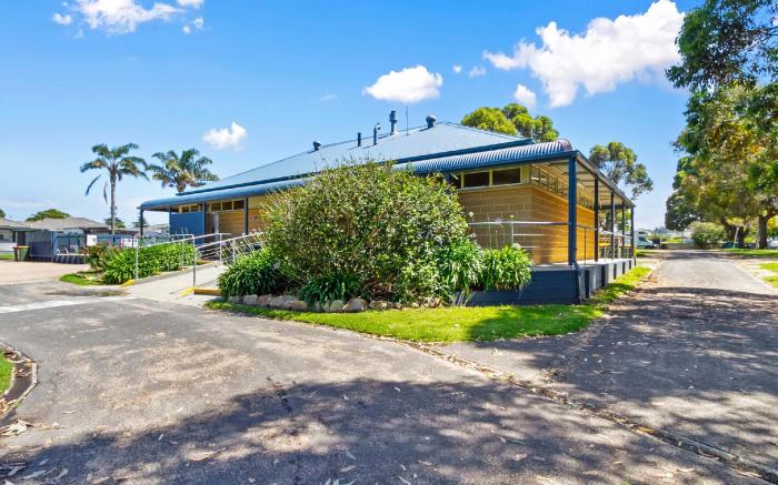 Waters Edge Holiday Park