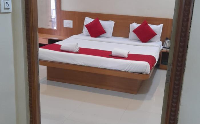 Hotel Adinath