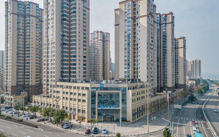 Hanting Hotel Chongqing Tongnan High Speed Railway Station