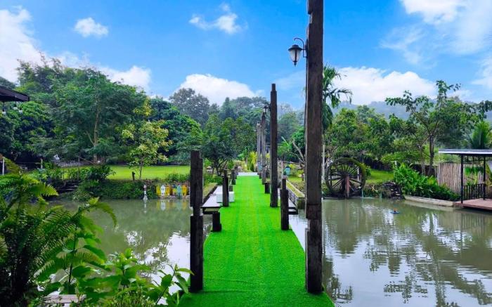 Brick Box Pool Villa Café & Restaurant