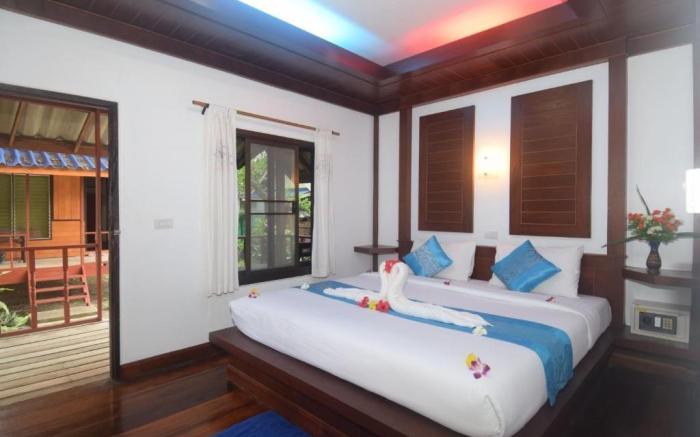 Lanta Long Beach Hostel