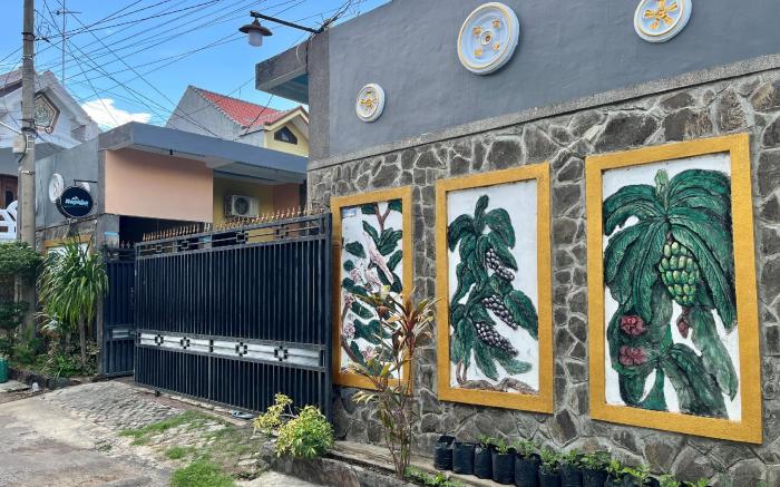 Raysha Luxury Guest House Mitra RedDoorz