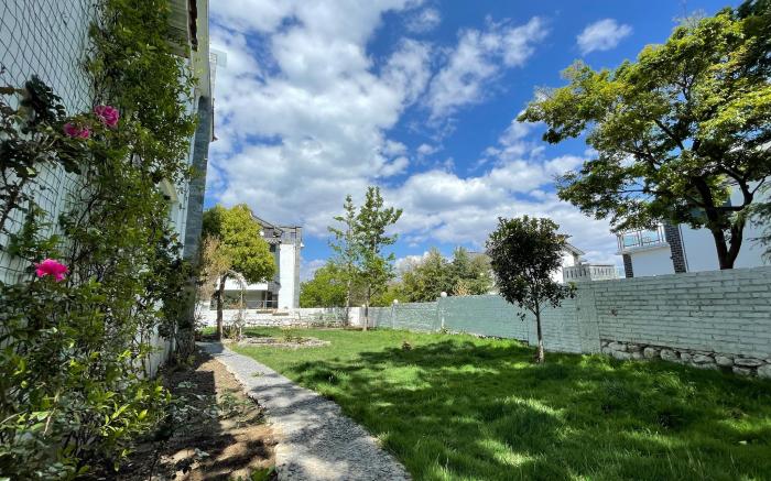 Simone's Secret Garden