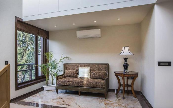A majestic luxurious villa overlooking the Ganges