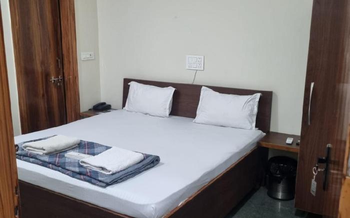 HIGH SKY HOTEL SHEELA BYE PASS ROHTAK 9812120705