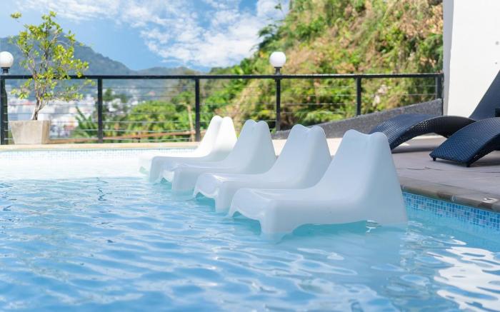 Patong Cliff  Pool villa 12 Rooms /Phuket/sleep 26