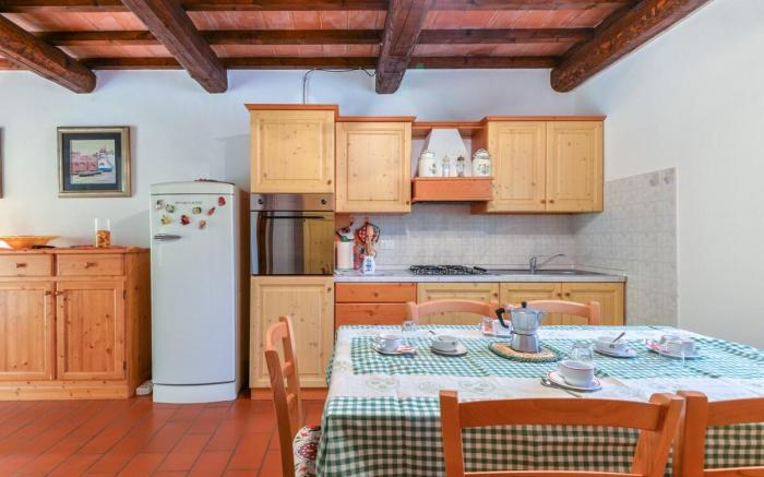 Monte Amiata e Val d'Orcia free parking and pool