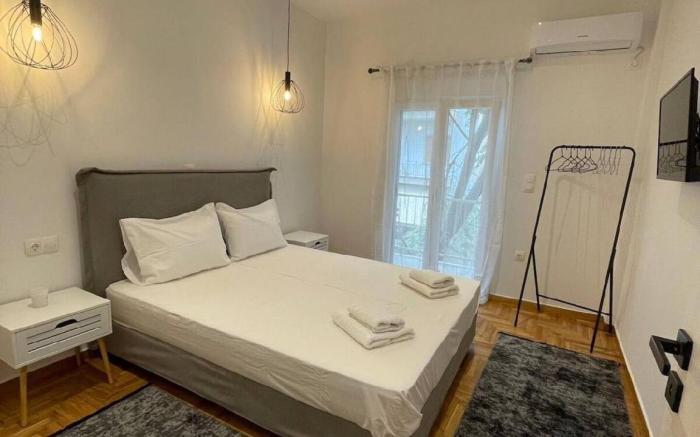 Athens Stylish 2BD Apt with Bal Near Larissa Merto