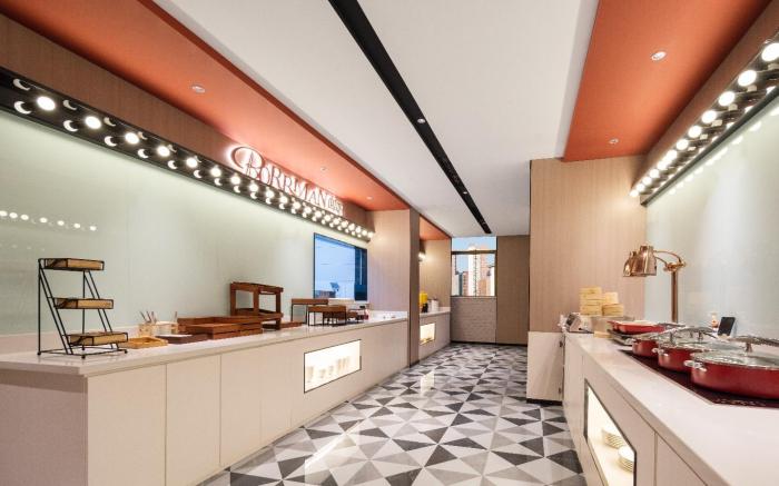 Borman Hotel Wuhan Central Plaza Wuhuan Sports Center