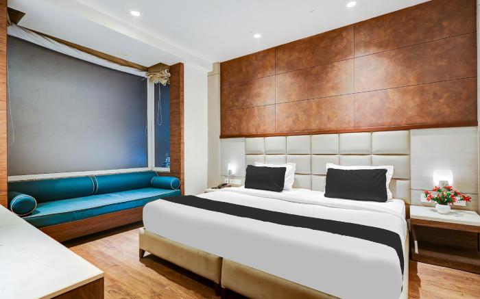 Super Townhouse Chhatarpur Near Metro Park